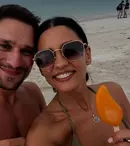 Vlad și Oana Gherman, fotografii tandre în costume de baie sub o cascadă. Actorii, în vacanță în Indonezia