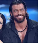 Imagini rare și declarații de iubire: Cum și-au surprins fanii în ultimele zile cei mai îndrăgiți actori din Turcia