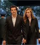 John F. Kennedy Jr. și Carolyn Bessette, povestea de dragoste care a obsedat America, integral pe Disney+. Secretele din spatele „Love Story”