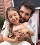 Richard Abou Zaki, tătic model în parc! Imagini rare cu fiica sa, Carlotta, vorbind limba română. Ce i-a răspuns juratului când i-a spus „Te iubesc”. VIDEO