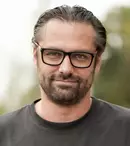 Alecsandru Dunaev revine într-un rol total neașteptat: „M-am întors”. Ce personaj misterios va interpreta în Destine cu parfum de lavandă