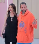 Adam Sandler, criticat dur după apariția de la premiera soției sale! Cum s-a putut îmbrăca lângă partenera lui elegantă: „Penibil”