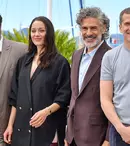Apariție rară la Cannes! Marion Cotillard, pe covorul roșu alături de fiul ei de 15 ani și de fostul partener