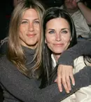 Jennifer Aniston și Courteney Cox, vacanță de lux în Mallorca alături de Pedro Pascal. Imagini spectaculoase