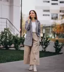 Ce siluete/staturi pun în valoare pantalonii de damă evazați?
