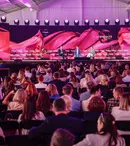 Ce merită cu adevărat atenția noastră? Actorul Ryan Reynolds și autoarea și psihiatra Anna Lembke oferă două perspective notabile, la Impact SEE’26
