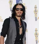 Russell Brand: „Când consumam droguri mă simţeam singur”