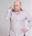 Mistretzu’ de la „Cronică” a primit de ziua lui propriul volum de poezii