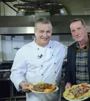 Ivan Patzaichin mănâncă sushi autohton, duminică, la "Politică şi delicateţuri"