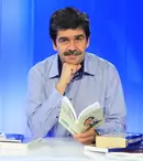 Radu Paraschivescu a lansat o nouă carte: „Noi vorbim, nu gândim”