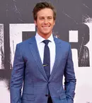 Actorul Armie Hammer („Reţeaua de socializare”) a devenit tătic
