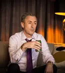 Alan Cumming are un nou serial de comedie