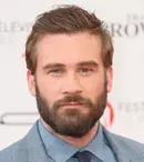 Serialul „Taken” a recrutat un actor din „Vikingii” pentru rolul Bryan Mills