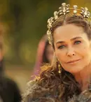 FOTO. Cine e Hülya Avşar, sultana-mamă Safiye din serialul “Kösem”, de la Kanal D