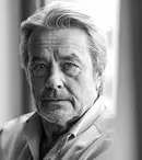 Alain Delon își va încheia cariera cu o poveste de dragoste. Îi va fi parteneră Juliette Binoche