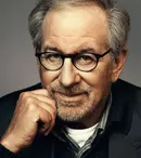 Bătălia platformelor. Apple mizează pe Steven Spielberg pentru a-l învinge pe Netflix