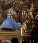 Recomandarea TVmania pentru seara de sâmbătă, 26 mai: „Cenușăreasa” cu Lily James și Richard Madden