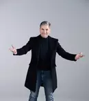 E oficial. Mircea Radu pleacă din nou cu caravana. El va prezenta „IE, Românie”, un nou reality show al Antenei 1