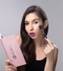 Află care sunt produsele de make-up multifuncționale din trusa ta
