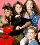 Serialul anilor '90 „Salvați de clopoțel” revine cu o continuare și cu actori din serialul original