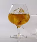 (P) Descoperă o istorie de 300 de ani într-un pahar de Remy Martin!