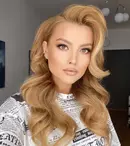 5 vedete care seamănă leit cu părinții lor. Elena Gheorghe și mama ei parcă sunt surori