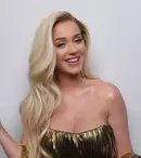 Katy Perry, în ipostaze provocatoare pe Instagram. Artista a pozat topless