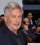 Alec Baldwin, filmat în timp ce ține în mână un pistol pe platoul de la „Rust”, înainte de uciderea Halynei Hutchins