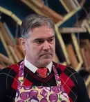 Las Fierbinți, 6 aprilie 2022. Primarul Vasile află că trebuie să învețe mandarina în trei ore