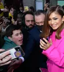 Imaginea de peste 20 de milioane de like-uri. Cine o ține în brațe pe Zendaya