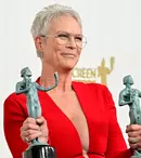 Jamie Lee Curtis a sărutat-o pe buze pe Michelle Yeoh, după victoria obținută la SAG 2023. „Ne iubim una pe cealaltă”