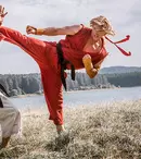 Filme la TV azi, 20 martie: „Pumnul asasinului”, „Crusoe”, „Un cuplu mortal”, „Vânătorul de recompense 2049”