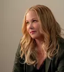 Christina Applegate a dezvăluit că are 30 de leziuni la nivelul creierului. Cum arată astăzi o zi din viața sa