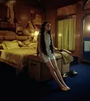 Emma Stone joacă în „Poor Things” un soi de Frankenstein feminin