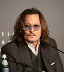 Johnny Depp, copleșit de emoții la concertul pe care l-a susținut la București. Ce surpriză i-au pregătit fanii români