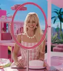 Review. „Barbie”, înainte și după izgonirea din Barbie Land