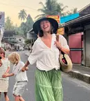Adela Popescu a vorbit, fără filtre, despre viața de mamă a trei băieți plini de energie: „Simți că bubuie inima de supărare, dar și de dragoste”