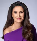 Iuliana Tudor, momente emoționante cu părinții ei, la lansarea cărții sale. Iuliana Marciuc a izbucnit în lacrimi