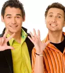 Cum au câștigat primii bani Dani Oțil și Răzvan Simion înainte de a-și face debutul în televiziune. „Mai întâi am fost prieteni și după colegi de platou”