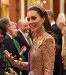 Kate Middleton a strălucit, la propriu, într-o rochie aurie. A purtat tiara care i-a aparținut soacrei sale, Prințesa Diana