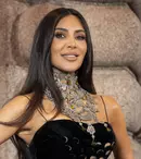 Kim Kardashian va fi protagonista și producătoarea unui serial documentar despre Elizabeth Taylor. Primele detalii despre proiect