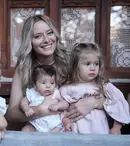 Laura Cosoi este din nou însărcinată. Imaginea prin care a anunțat că va deveni mamă pentru a patra oară. „Miracolul vieții”