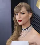 Taylor Swift, marea câștigătoare de la MTV VMA's. Artista a strălucit pe covorul roșu într-o ținută curajoasă