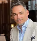 Răzvan Simion, transformat radical de despărțirile din viața sa. Cea mai grea lecție pe care a învățat-o: „Lumea nu vrea nimic de la tine”