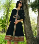 Ghid de stil: Cum să accesorizezi rochiile cu motive tradiționale românești