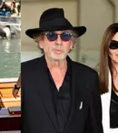 Monica Belluci și Tim Burton au făcut furori la Festivalul de Film de la Veneția. Cum s-au fotografiat pe covorul roșu