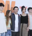 Mark Wahlberg, apariție rară alături de familia sa la premiera filmului „The Union". Cum s-au fotografiat pe covorul roșu