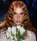Corina Bud, gafă vestimentară în fața a 70.000 de oameni. Artista a urcat fără lenjerie intimă pe scenă. „Doamnă, suntem la televizor”