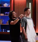 Cine este Cristian Ușurelu. Chefii Bontea, Dumitrescu și Scărlătescu i-au oferit șorțul de aur la „MasterChef” 2024. „Ești cel mai puternic concurent pe care l-am avut până acum”