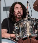 Artistul David Grohl recunoaște public că și-a înșelat soția și are un copil din afara căsătoriei: „Voi face tot ce pot să obțin iertarea familiei”